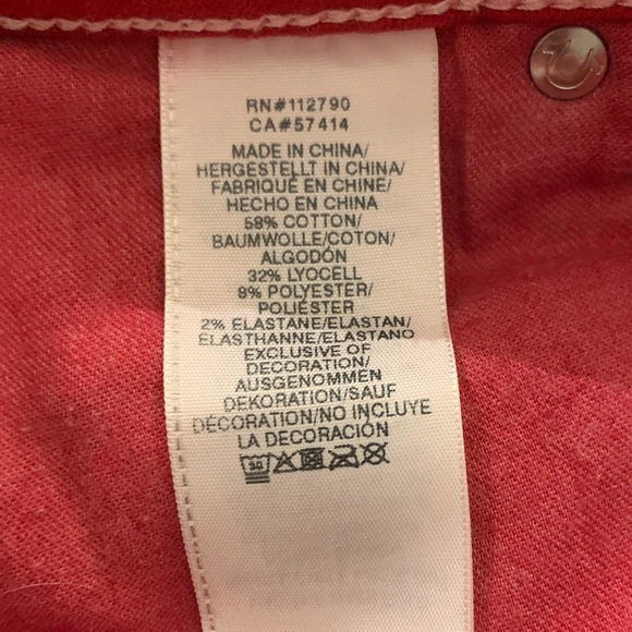 True Religion Jennie Curvy Mid Rise  Red Denim Women Shorts Size 27 - Picture 10 of 11